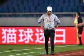 王宝山在毫无预兆的情况下宣告辞去河南建业一线队主教练职务