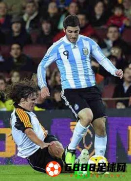 加泰罗尼亚联队4-2击败阿根廷队，默塞斯破门建功