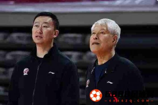 中国男篮历任主教练年薪排名：扬纳基斯1000万排名第一