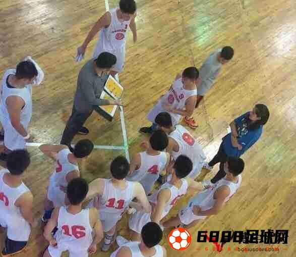 中国男篮教练,中国男篮,中国男篮教练韩登与北控队完成签约