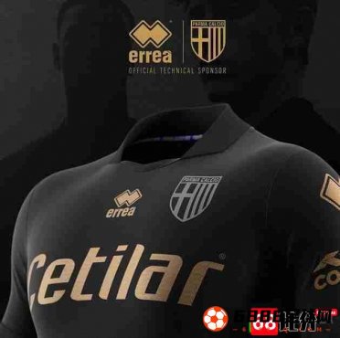 帕尔马俱乐部新赛季球衣曝光，主体以黑色呈现