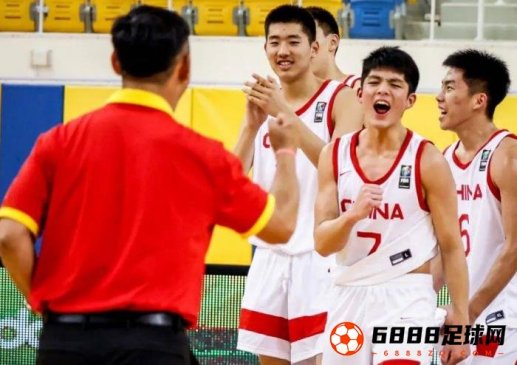 中国U16男篮获亚锦赛季军，张博源成为焦点新星