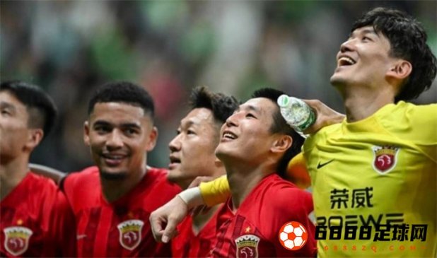 中超联赛第29轮：上海上港迎战山东泰山，夺冠机会关键时刻